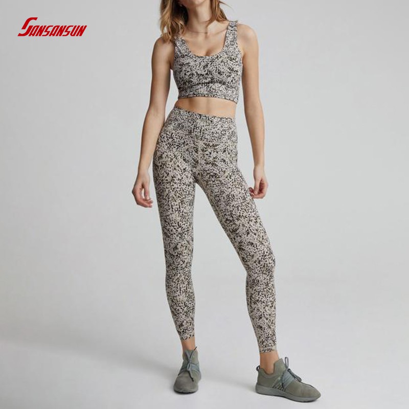 women printing yoga set