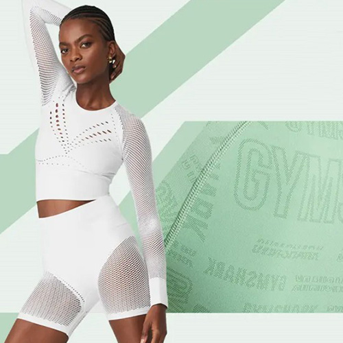 Seamless Knitting -- The Detail & Craft Trend for Women's Yogawear